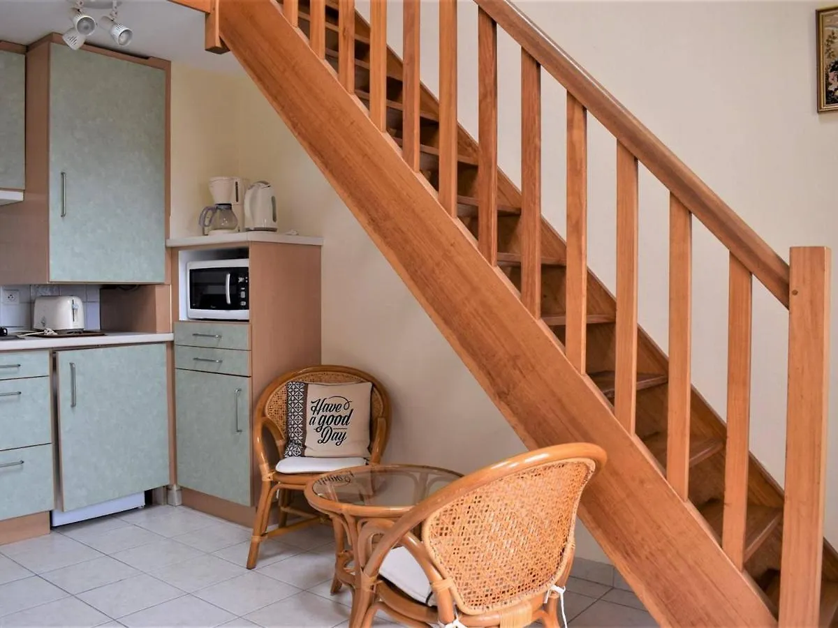 Appartement Trégastel, 2 pièces, 2 personnes - FR-1-368-19 0*,